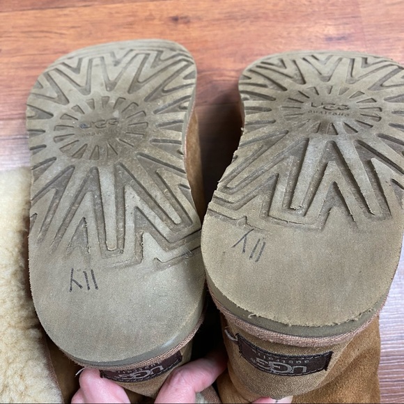 UGG Australia S/N 5815 Leather Genuine Sheepskin Classic Tall Winter Boots   Siz - Picture 9 of 9